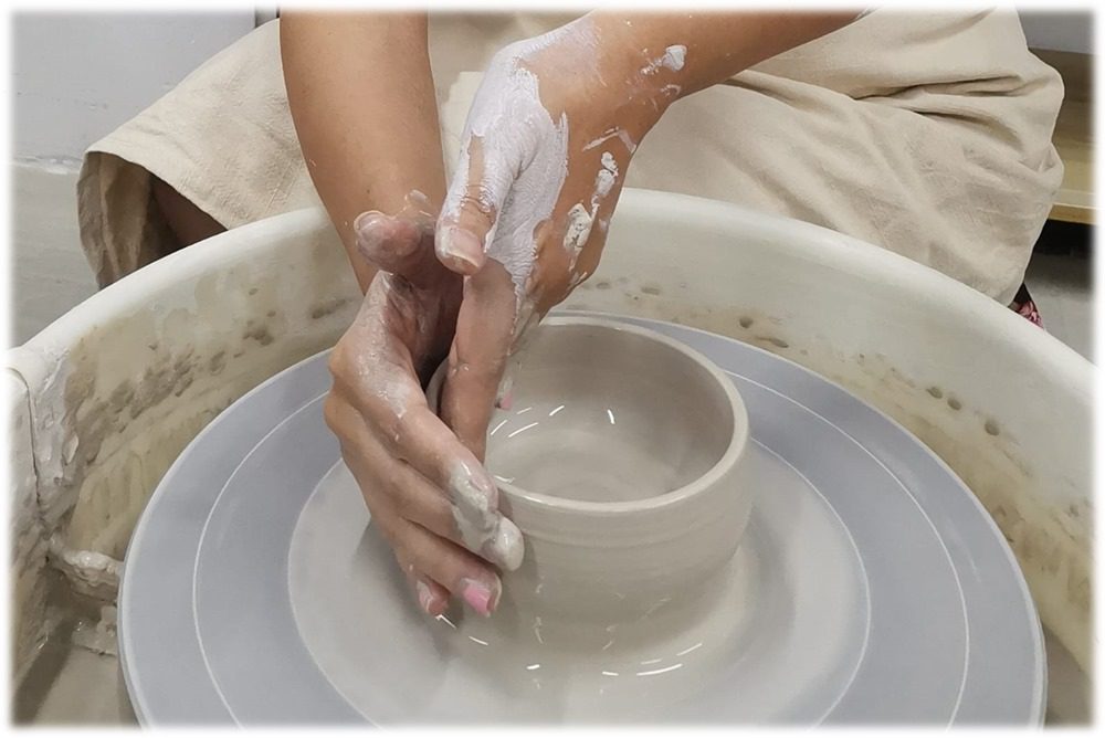 2 hours x 2 pax ( Pottery Making + Pottery Painting )